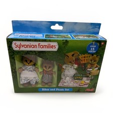 Epoch Sylvanian Families Bikes & Picnic Renard Mother Fox & Son 17-Piece Set New picture
