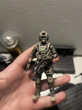 JOYTOY Call of Duty MW2 Gary “Roach” Sanderson Custom 1/18 Action Figure picture