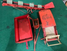 VINTAGE 1950'S TRU-SCALE FARM IMPLEMENTS COMBINE, GRAIN WAGON & CONVEYOR LOADER picture