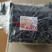 ONE New Yaskawa AC Servo Motor SGMJV-04A3L21 picture