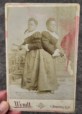 CIRCA 1870 OLD CABINET CARD MILLIE & CHRISTINE MCCOY TWO HEADED BARNUMS CIRCUS $ picture