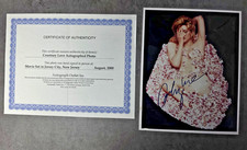 Autographed Courtney Love 8x10 Photograph – 1992 Alan Levenson Portrait With COA picture