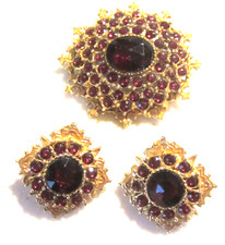 vintage prong set  red  color brooch /matching earrings signed ART picture