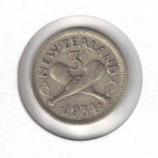 1934 New Zealand Circulated Silver Three Pence KGV & Crossed Patu Coin picture