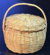 Vintage 50's-60's Small Lidded Sewing Trinket Basket--Split Bamboo & Reed, Mint picture
