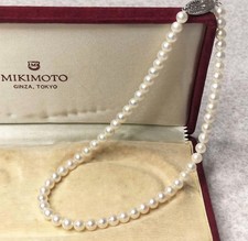 MIKIMOTO Pearl Necklace (with box picture