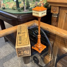 ~HTF 4 Way Boxed~Lionel Prewar Orange No.57 Lamp Post 5TH/21/Broad/42nd picture