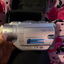 Sony DCR-DVD405 Handycam Silver DVD+RW 20x Optical Zoom 2.7