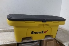 SnowEx 2FGV6 6 Cu Ft Volume Capacity 450 Lb Load Capacity Yellow Salt Box picture