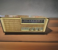 Vintage 1950's/60's Sears Silvertone Tube Radio AM  Plastic Working picture