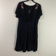 Torrid Floral Embroidered Mini Dress Size 1X Black Challis Short Sleeve Skater picture