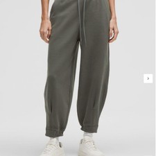 BNWT Lululemon Loungeful Oversized Jogger - Size XS picture