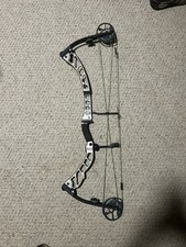 Elite Victory 37 RH Compound Bow 60#  picture