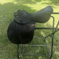 Nelson Pessoa Paris - Close Contact English Saddle - Size 18 inch  picture