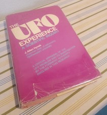 The UFO Experience A Scientific Inquiry J Allen Hynek 1st Edition 1972 3rd Print picture