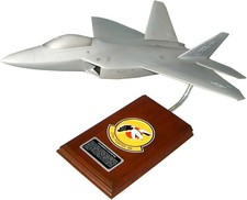 USAF Lockheed Boeing F-22 Raptor 27th FS Langley AFB Desk Model 1/48 SC Airplane picture