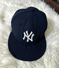 New Era 59FIFTY New York Yankees MLB On-Field Fitted Cap 6 7/8 Black picture