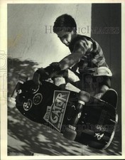 1985 Press Photo Boy skateboards in Louisiana - noc10973 picture