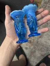 VINTAGE FENTON GLASS BLUE OPALESCENT MINIATURE HAND VASEs picture