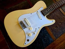Fender Bullet vintage E Serial USA w/Deluxe bag 1981 picture