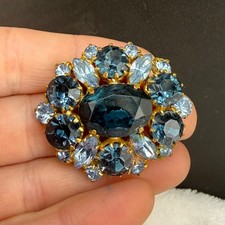 Vintage Estate Brooch Blue Rhinestone Gold Tone Sparkly Floral Oval picture