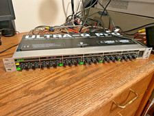 Working Behringer Ultra-Q Pro PEQ2200 5-Band Parametric Equalizer Rackmount picture