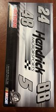 Action Racing Collectables 2010 Jimmie Johnson #48 Lowe's Impala 1:24 Diecast picture