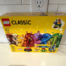 LEGO Classic Basic Brick Set 11002 300pcs Ideas Included Ages 4+ Animals picture