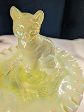 Fenton glass beautiful buttercream sitting cat  picture