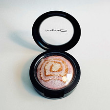 M·A·C Mineralize Eye Shadow Invincible Light 0.06 oz New in Box picture