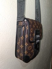 Real Authentic Louis Vuitton Monogram Messenger Crossbody Bag Shoulder Bag picture