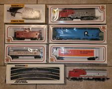 BACHMAN HO  SET IN BOX ., 2 LOCOMOTIVES ,4 FREGHT CARS AND RAILS WITH POWERUNIT. picture