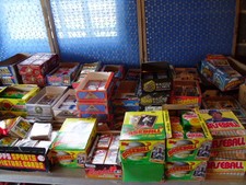  GIGANTIC ESTATE FIND OF VINTAGE SPORTSCARDS WITH OLD UNOPENED PACKS LIQUIDATION picture