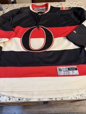 Reebok NHL Ottawa Senators Jersey men’s Size Small Blank Back  picture
