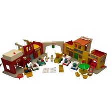 Vintage 1973 Fisher Price Little People Play Family Village Main Street #997 Set picture