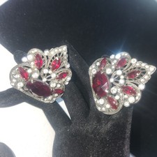 Vintage Red Rhinestone Silver Tone Filigree Statement Fur Dress clip Retro picture