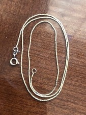 Gorgeous Estate Find Vintage 14K Yellow Gold  Dainty  15