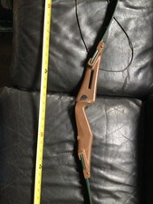 Vintage Bear 76er take down bow very little use, wall hanger.all original. picture