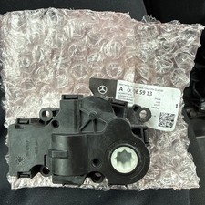 New Genuine Mercedes-Benz Stepper Motor A0009065913 picture