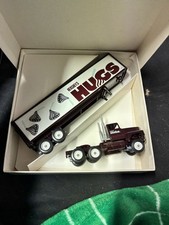 Winross Diecast 1/64 Scale Truck Hershey's Chocolate Hugs Cargo 1993 picture