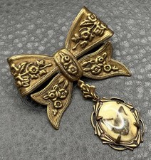 Vintage Siamese Cat Cameo Dangle Ornate Bow Brooch Pin picture