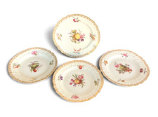 4 KPM Berlin Fruit Plates  Neuosier Pattern 8.5 Hand Painted Flawless (2) picture