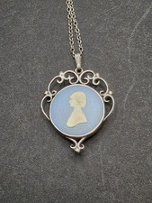 Wedgwood The Royal Wedding 1981 Prince Charles & Lady Diana Double-Sided Pendant picture
