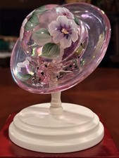 Vtg Fenton Rosemilk Pretty In Pink Opalescent Handpainted Hat Figure Stand 2005 picture