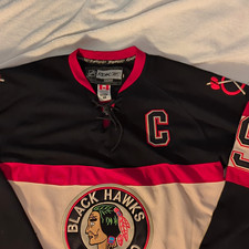 Reebok Chicago Blackhawks Jonathan Toews #19 NHL Hockey Jersey Mens 48 Black XL picture