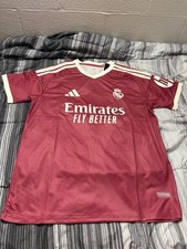 26/27 Real Madrid Pink Jersey Size L picture