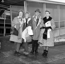 Mary Bell Hayley John Mills Deborah Kerr 10x10 Giclee photo The Chalk Garden  picture