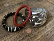 Vintage 1980s Lucite Wood Chunky Bangle Bracelets Lot Of 3 Red Silver Black picture