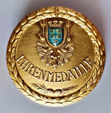 RARE VINTAGE AUTHENTIC LOWER AUSTRIA NIEDEROSTERREICH HUNTING HONOR GILDED MEDAL picture