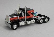 DCP 1:64 *BLACK & RED* GMC General 60